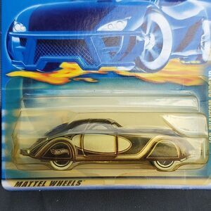 Hot Wheels 1938 Phantom Crosair NIP